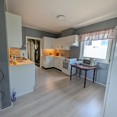 4 Bedroom House With Balcony And Parking Available *