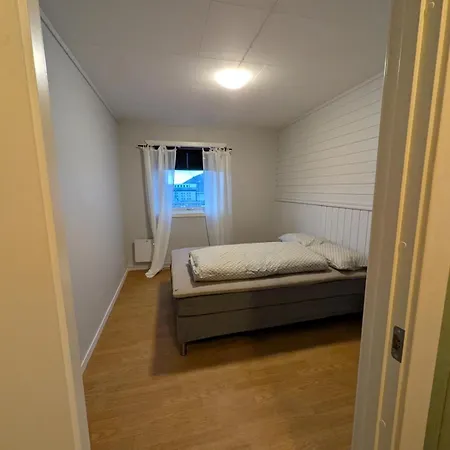 4 Bedroom House With Balcony And Parking Available بيت للعطل *