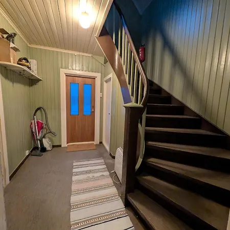 بيت للعطل 4 Bedroom House With Balcony And Parking Available